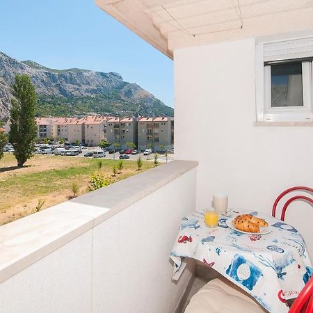 Apartment Luna Омиш Экстерьер фото