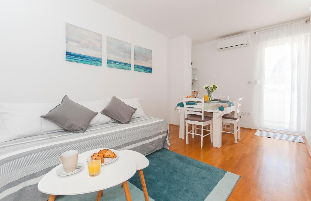 Apartment Luna Омиш Экстерьер фото