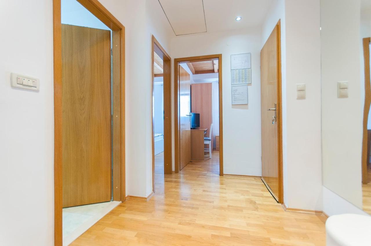 Apartment Luna Омиш Экстерьер фото