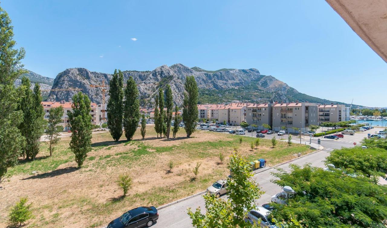 Apartment Luna Омиш Экстерьер фото